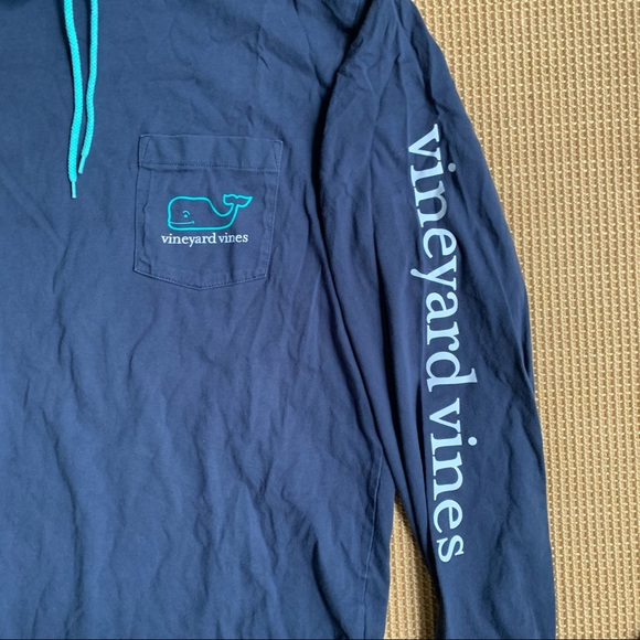 Vineyard Vines Burgee whale long sleeved pocket T - Picture 3 of 4
